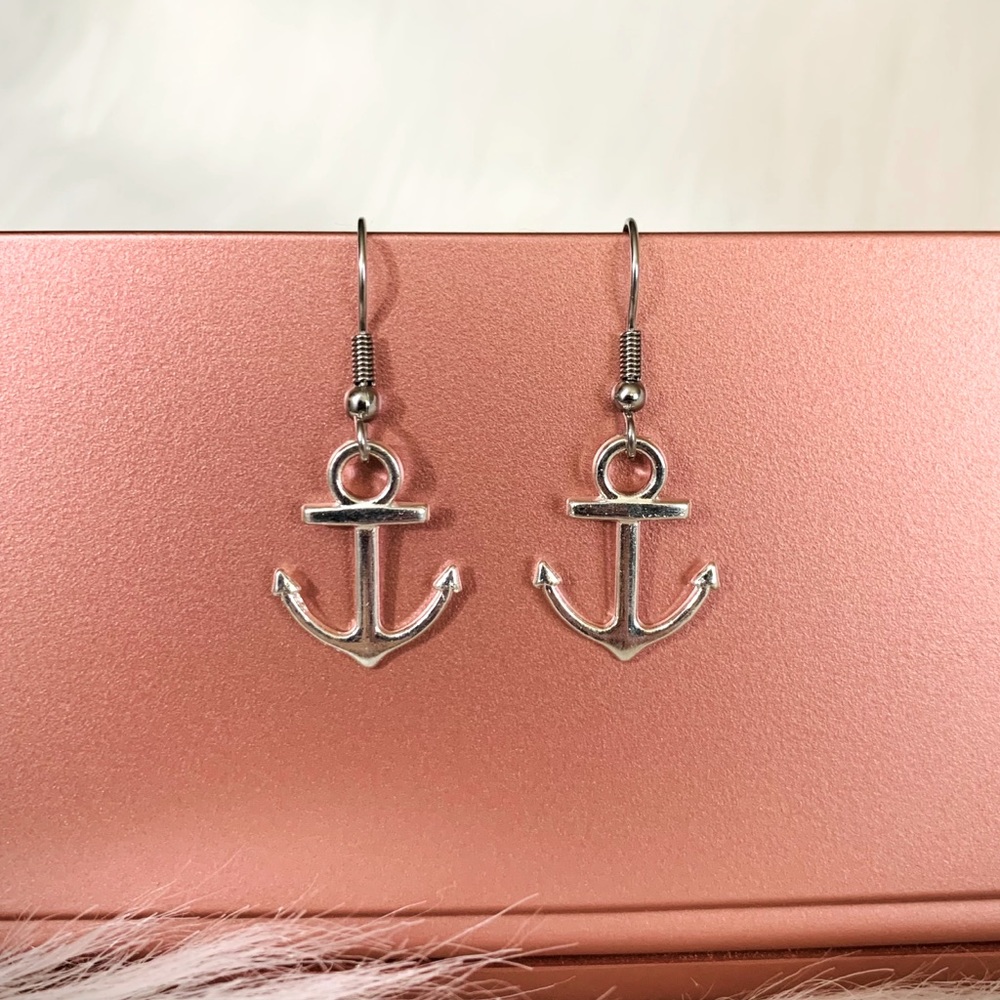 Silver Anchor Earrings ⚓️